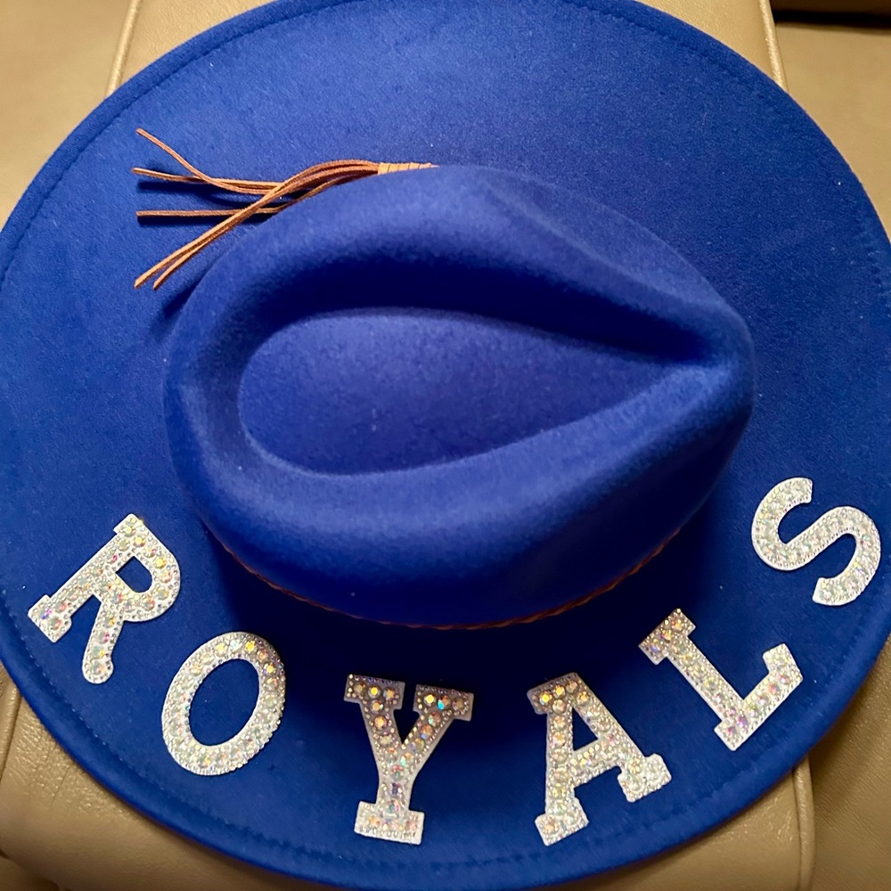 Kansas City Royals Hat
One of a kind.
Wide Stiff Brim - Unisex